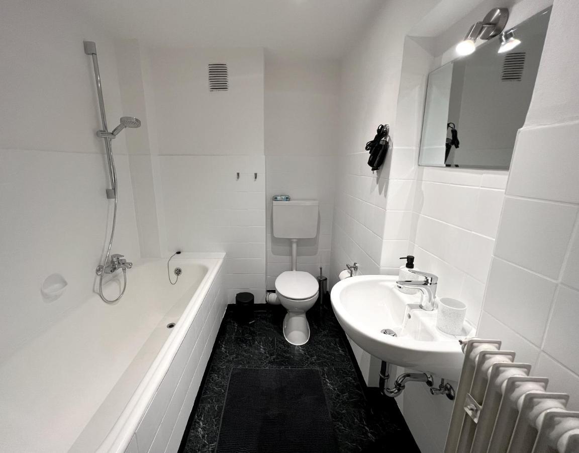 Apartamento One Bed And One Sofa Bed, Self Check In, Invoice Mönchengladbach Exterior foto